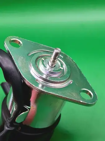 Клапан (соленоид) отсечки топлива 16271-60012, 16271-60013 для KUBOTA V1505, D1105, 12В